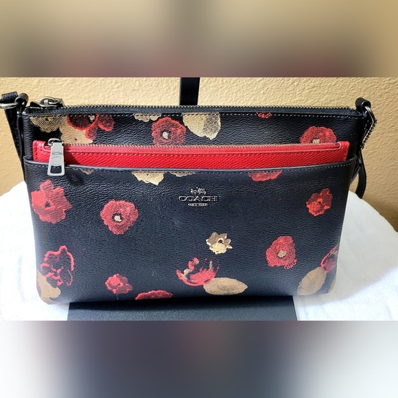 #35. Coach Crossgrain Cherry Blossom Floral E/W Crossbody Bag With Pouch - Picture 2 of 3